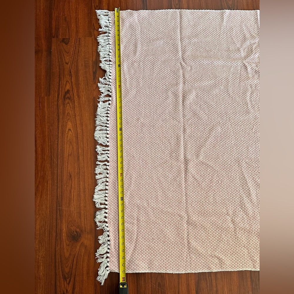 Pink Cotton Woven Design Fringe Area Rug 4x5 Indoor/Outdoor Rugs, Picnic - Picture 4 of 6